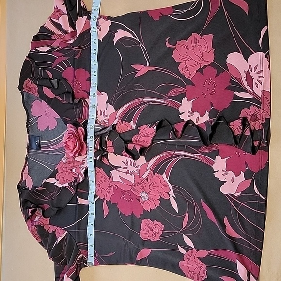 J.T.B Vintage Floral Ruffle Blouse with Flower Pin.  Size Unknown. - Picture 6 of 10